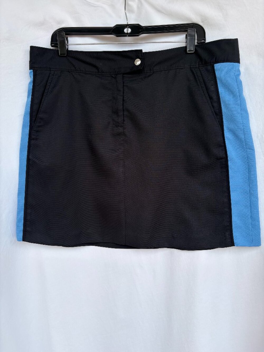 IZOD XFG Cool-FX Black Blue Golf Skort Size 14